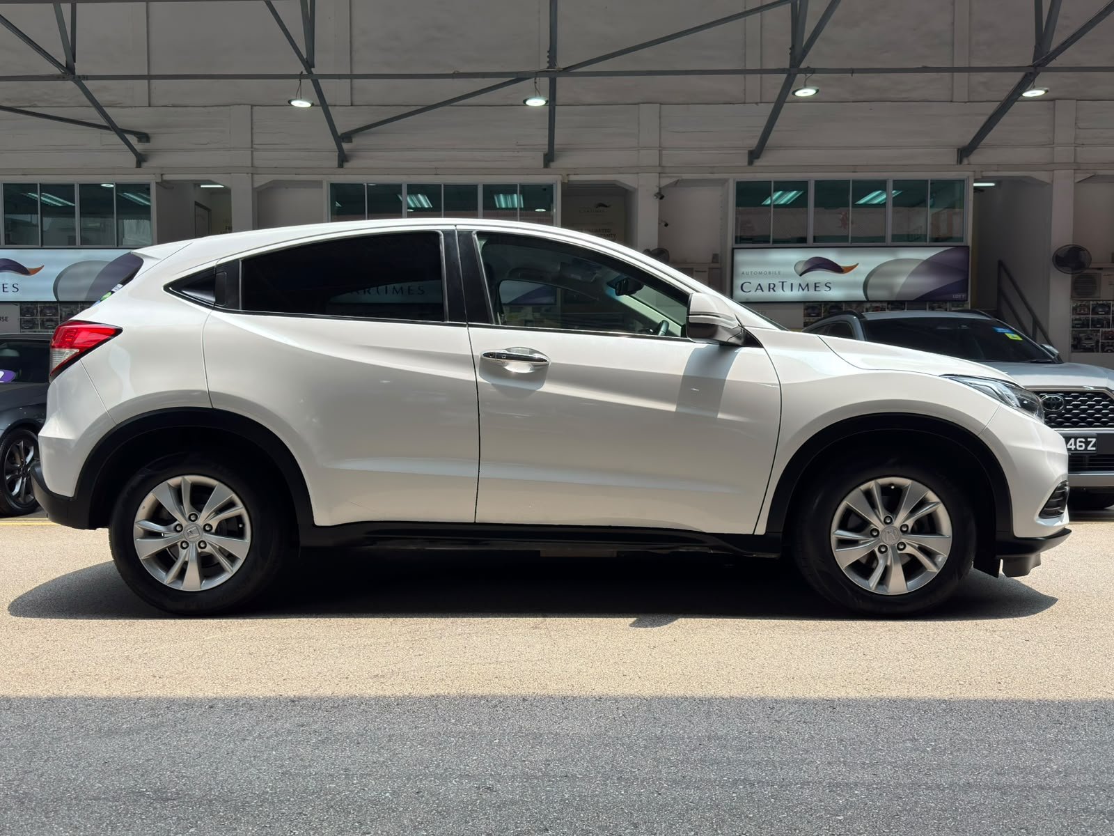 Honda Vezel 1.5 X photo 4